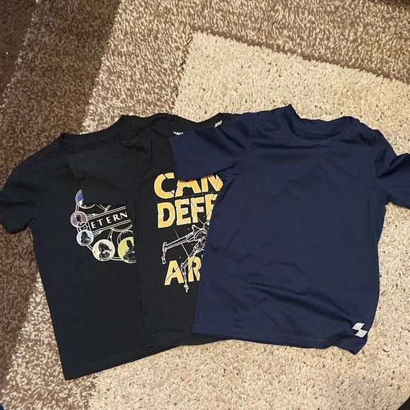 Boys 5/6 lot of three tees. - Picture 1 of 6